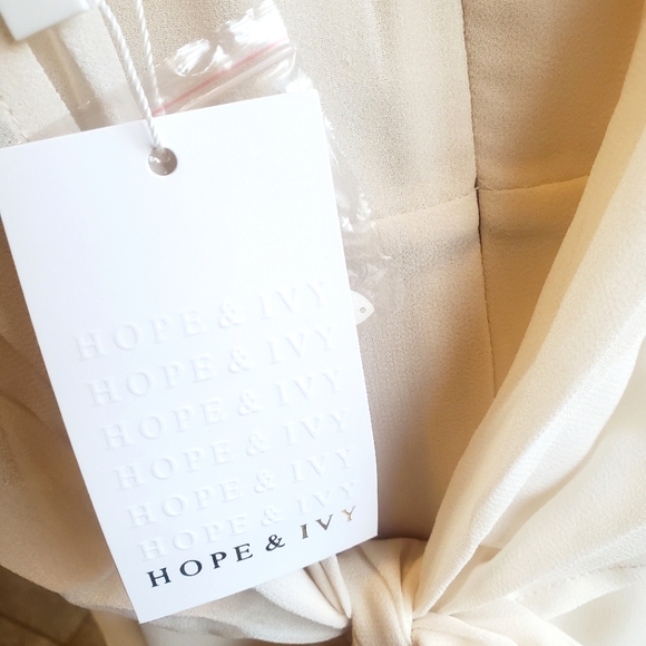 HOPE & IVY | Tie-Back Embroidered Maxi Wedding Dress in Ivory sz 14 - Picture 6 of 16